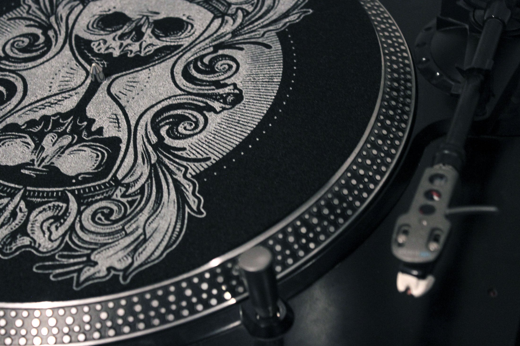 goth metal death skull hourglass vinyl turntable slipmat
